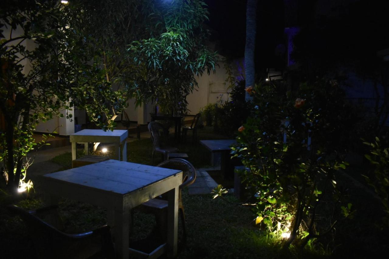 Aroma Guest House Mirissa Luaran gambar