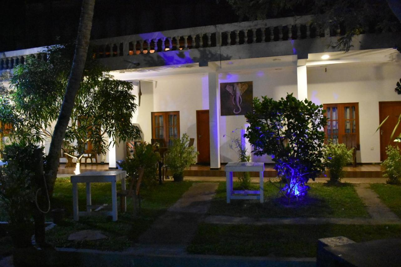 Aroma Guest House Mirissa Luaran gambar